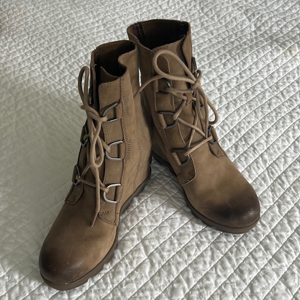Women Sorel wedge boots